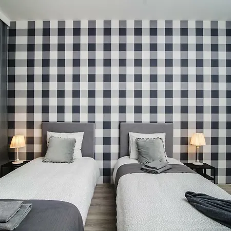 Apartment Krolewiecka 115